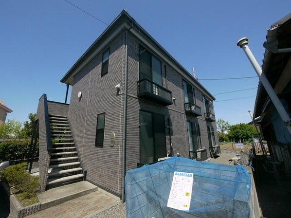 アンプルールブワ指扇2の物件外観写真